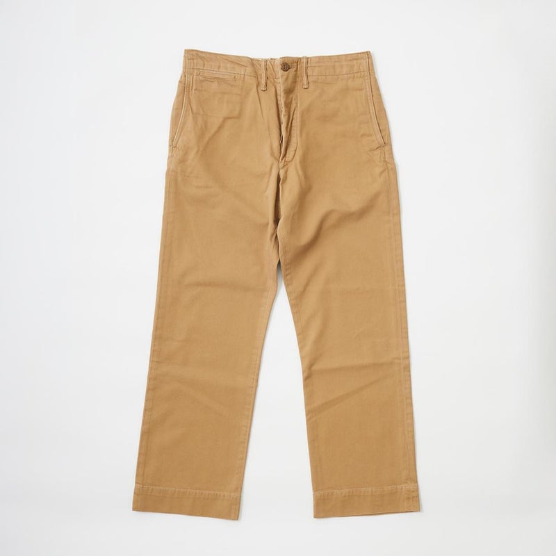 RRL(ﾀﾞﾌﾞﾙｱｰﾙｴﾙ)で定番モデルとなっているチノパンツ