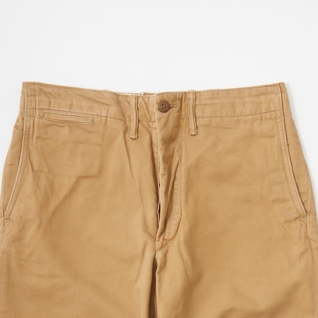 RRL(ﾀﾞﾌﾞﾙｱｰﾙｴﾙ)で定番モデルとなっているチノパンツ