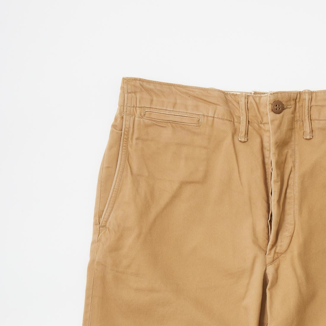 RRL(ﾀﾞﾌﾞﾙｱｰﾙｴﾙ)で定番モデルとなっているチノパンツ