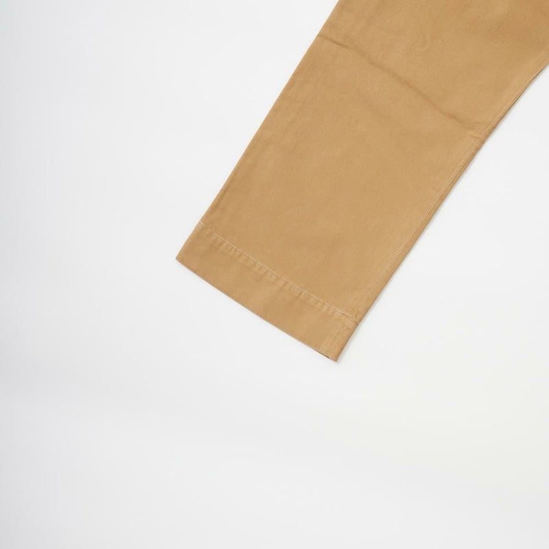 RRL(ﾀﾞﾌﾞﾙｱｰﾙｴﾙ)で定番モデルとなっているチノパンツ