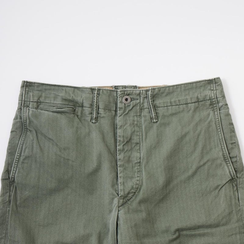 RRL(ﾀﾞﾌﾞﾙｱｰﾙｴﾙ)で定番モデルとなっているチノパンツ