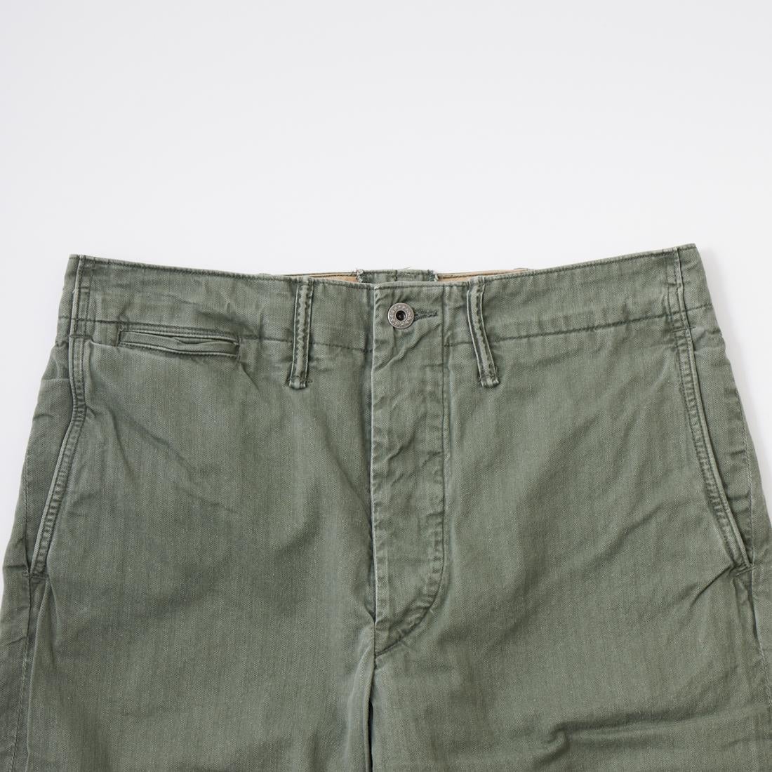RRL(ﾀﾞﾌﾞﾙｱｰﾙｴﾙ)で定番モデルとなっているチノパンツ