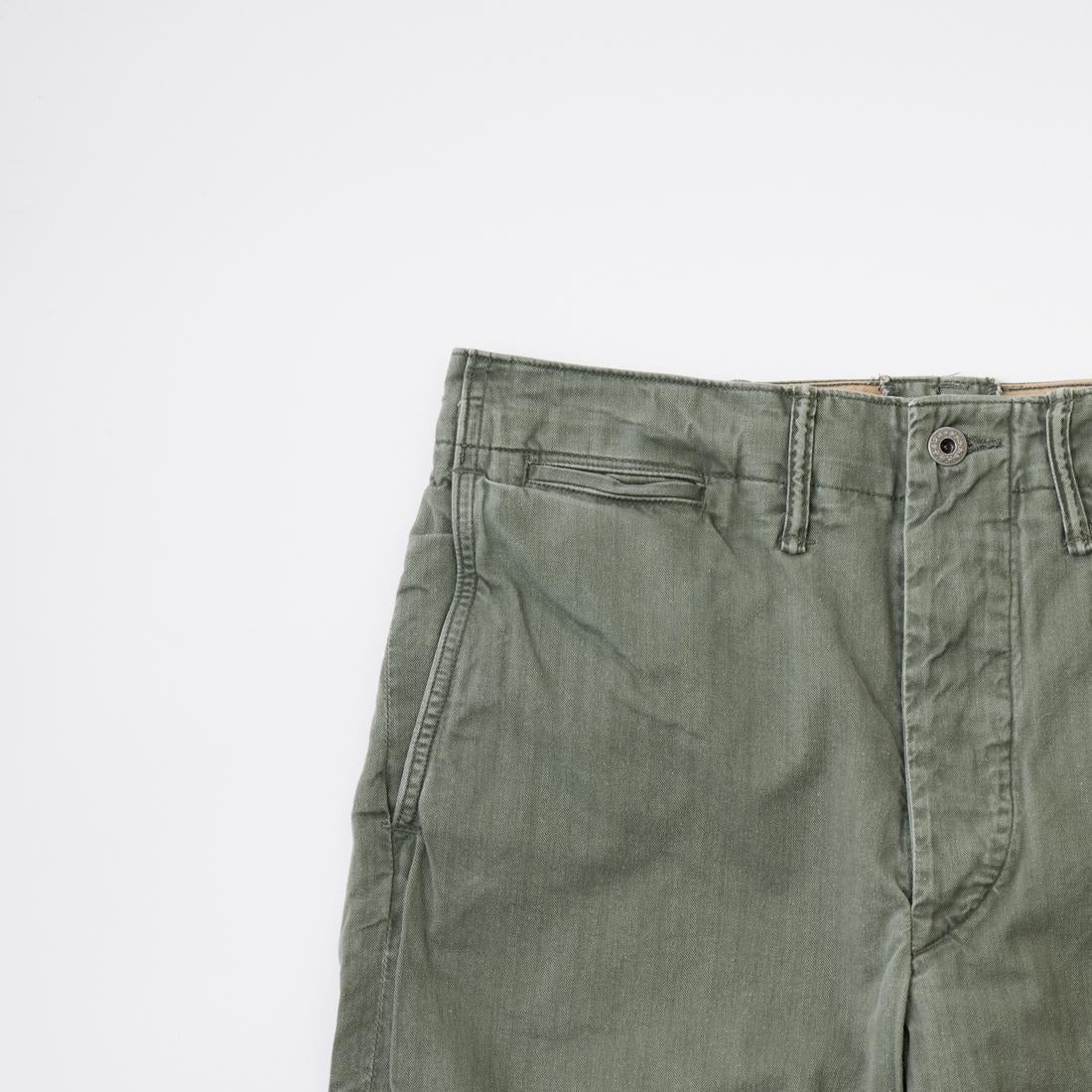 RRL(ﾀﾞﾌﾞﾙｱｰﾙｴﾙ)で定番モデルとなっているチノパンツ