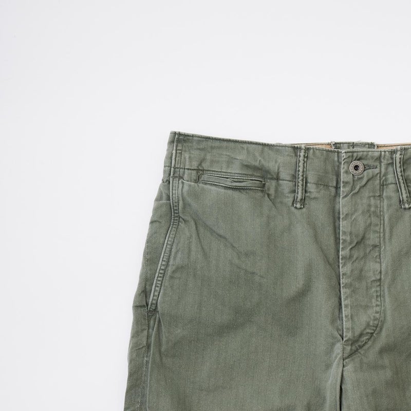 RRL(ﾀﾞﾌﾞﾙｱｰﾙｴﾙ)で定番モデルとなっているチノパンツ