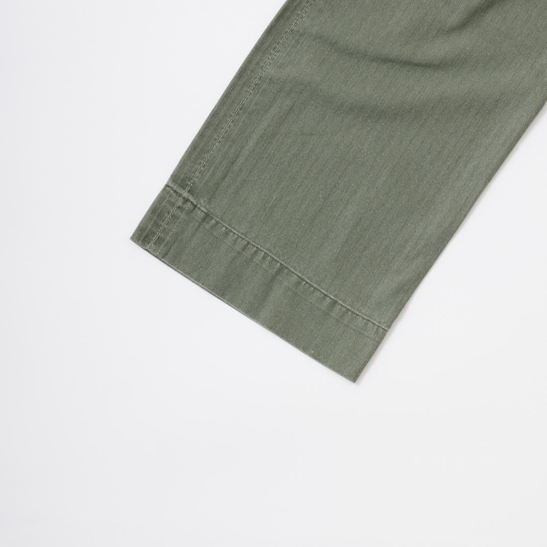 RRL(ﾀﾞﾌﾞﾙｱｰﾙｴﾙ)で定番モデルとなっているチノパンツ