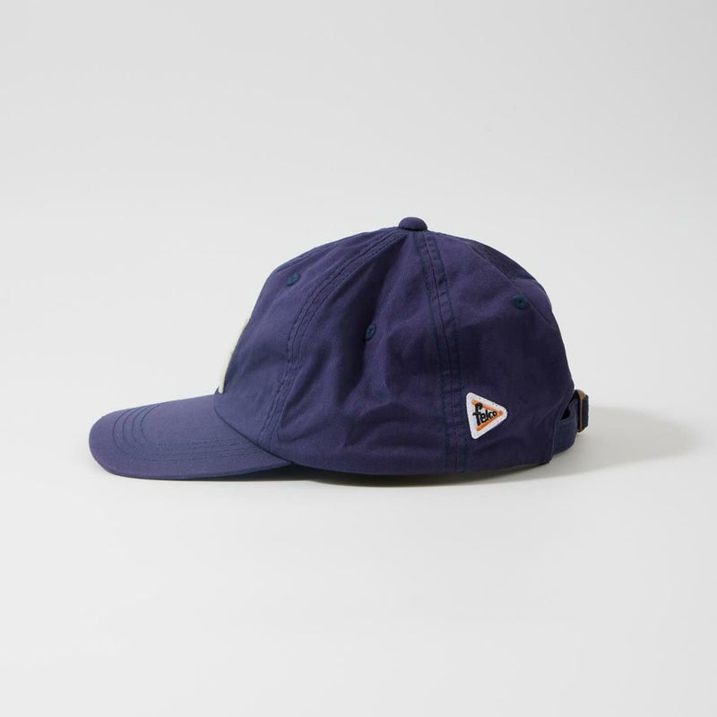 フェルコの使い勝手の良い薄いネイビーカラーキャップ