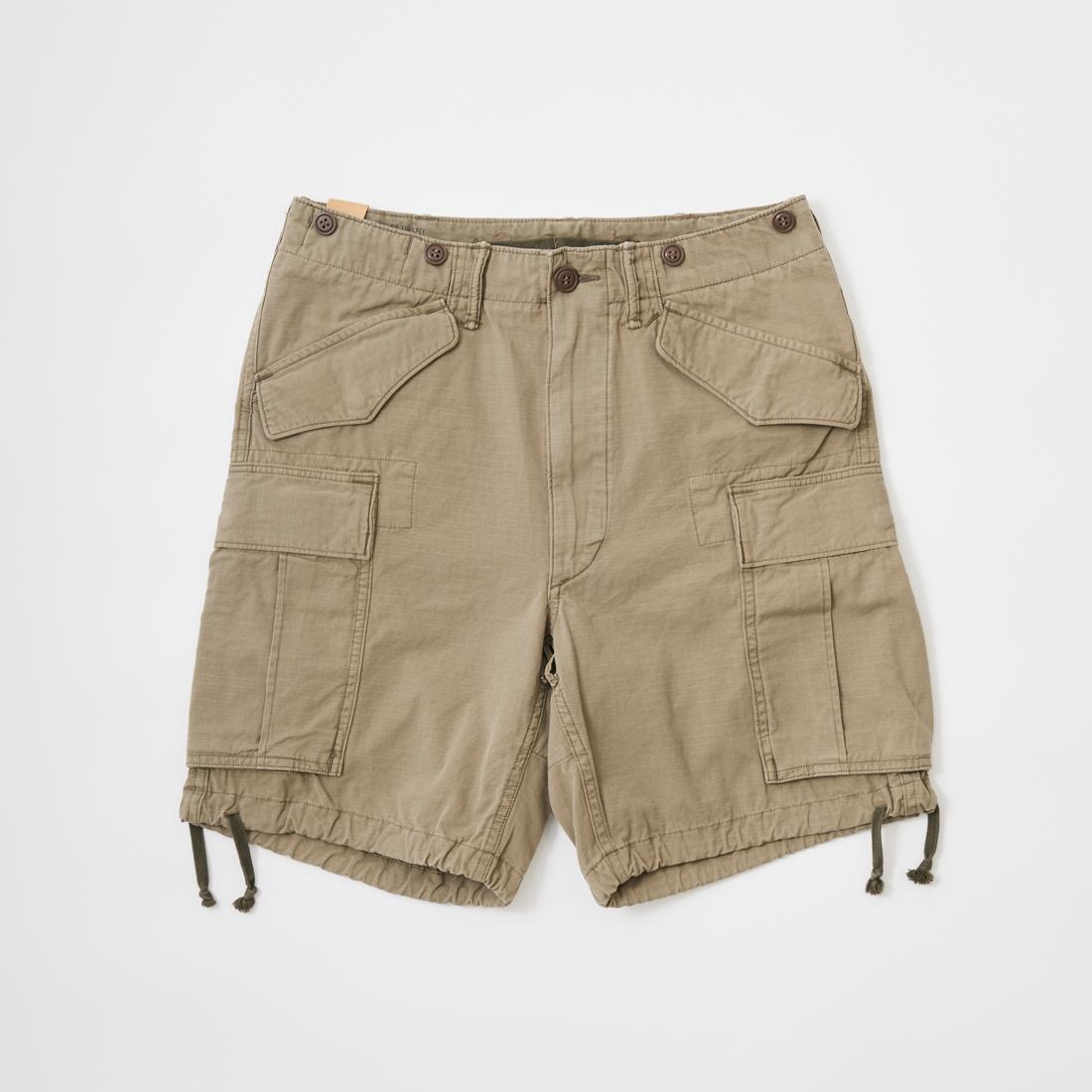 ストーンウォッシュ加工が施されているRRL(ﾀﾞﾌﾞﾙｱｰﾙｴﾙ)らしいカーゴショーツ