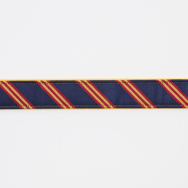 コットンキャンバスの上にシルクのネクタイが装飾されたベルト