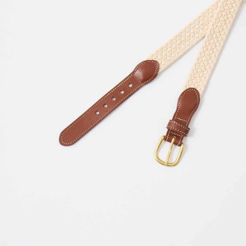 コットンキャンバスを使用した編み込み模様が特徴的なベルト