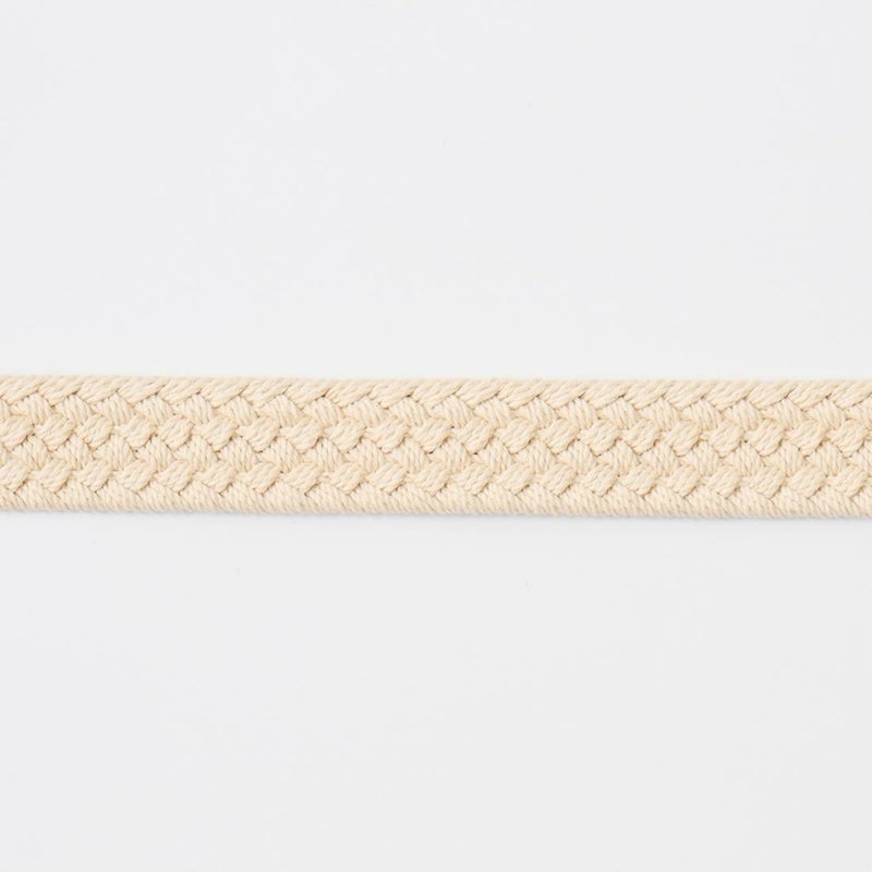 コットンキャンバスを使用した編み込み模様が特徴的なベルト