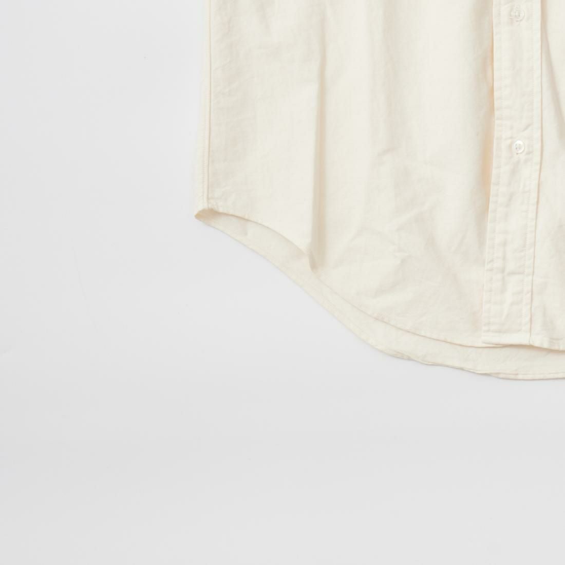 ﾘｿﾞﾙﾄﾃﾞｻﾞｲﾅｰ林さん監修、ﾌｧｰｲｰｽﾄﾏﾆｭﾌｧｸﾁｬﾘﾝｸﾞのﾎﾞﾀﾝﾀﾞｳﾝ襟 ｴｸﾘｭｶﾗｰ